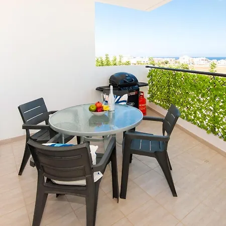 Sea View Apt*spacious Balcony*200m To The * Паралимни